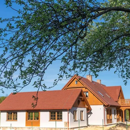 Farwna Checz * Chmielno