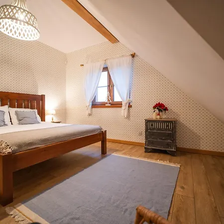 Farwna Checz * Chmielno